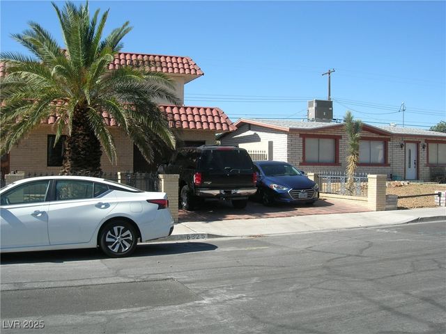 6325 Burgundy Way, Las Vegas, NV 89107