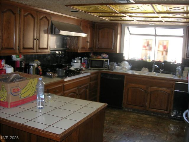 6325 Burgundy Way, Las Vegas, NV 89107