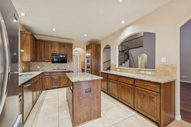 425 Windward Drive, Murphy, TX 75094