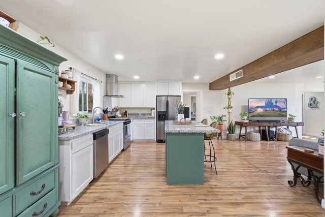 2808 W Tulare Avenue, Visalia, CA 93277