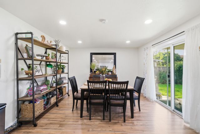 2808 W Tulare Avenue, Visalia, CA 93277