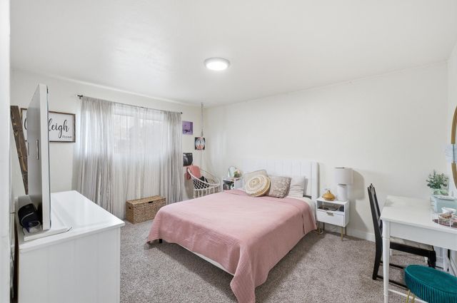 2808 W Tulare Avenue, Visalia, CA 93277