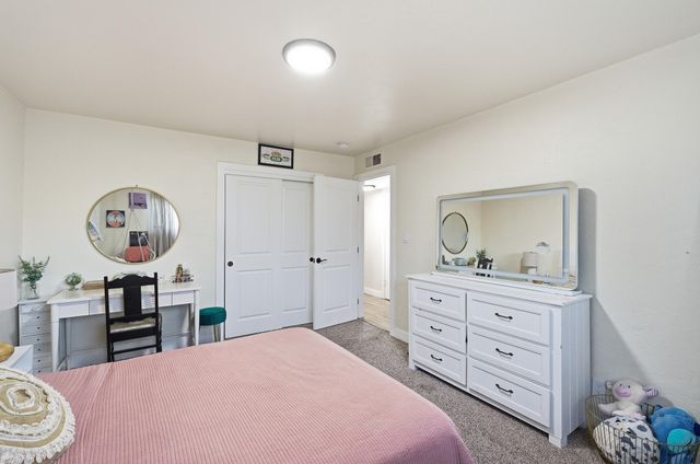 2808 W Tulare Avenue, Visalia, CA 93277