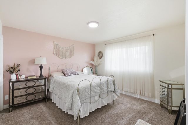 2808 W Tulare Avenue, Visalia, CA 93277