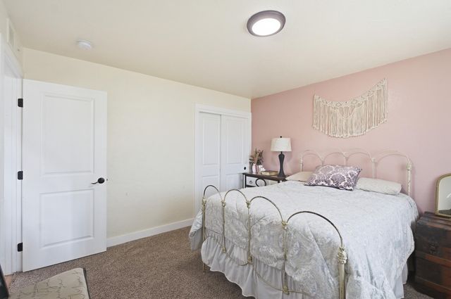 2808 W Tulare Avenue, Visalia, CA 93277