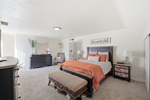 2808 W Tulare Avenue, Visalia, CA 93277