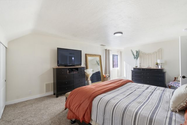 2808 W Tulare Avenue, Visalia, CA 93277