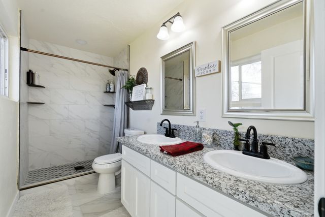 2808 W Tulare Avenue, Visalia, CA 93277