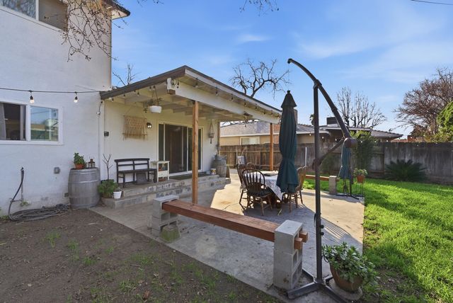 2808 W Tulare Avenue, Visalia, CA 93277