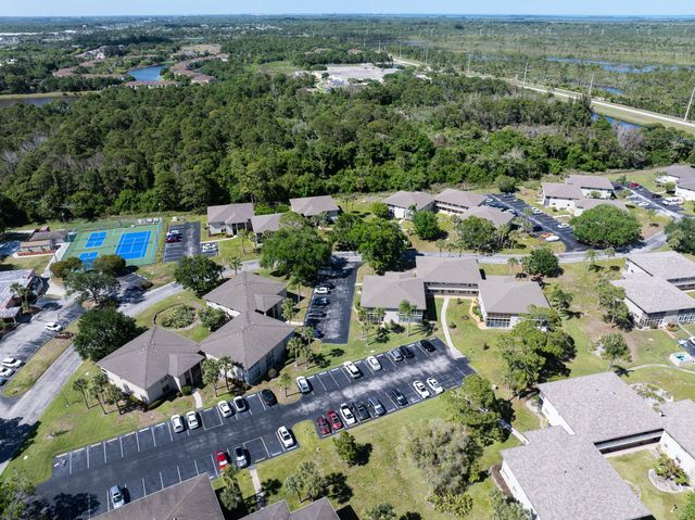 28 Lake Vista Trl Apt 104, Port St Lucie, FL 34952