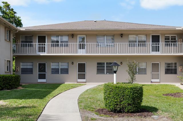 28 Lake Vista Trl Apt 104, Port St Lucie, FL 34952