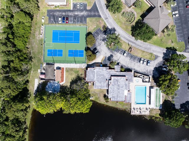 28 Lake Vista Trl Apt 104, Port St Lucie, FL 34952