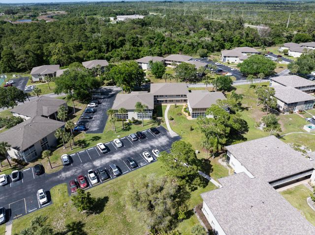 28 Lake Vista Trl Apt 104, Port St Lucie, FL 34952