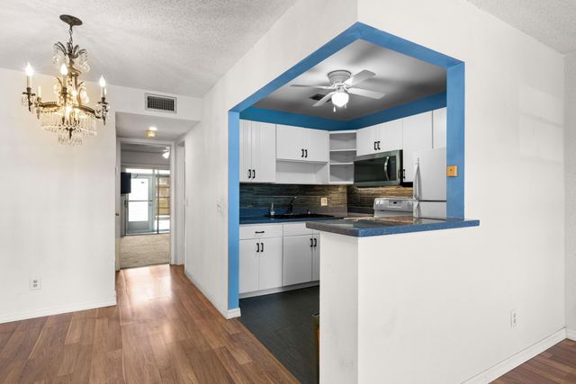 28 Lake Vista Trl Apt 104, Port St Lucie, FL 34952
