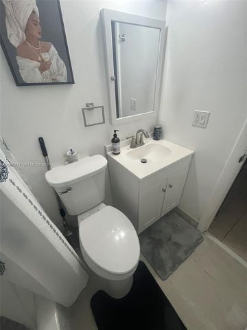 240 NE 23rd Ct, Pompano Beach, FL 33060