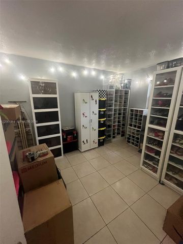 240 NE 23rd Ct, Pompano Beach, FL 33060