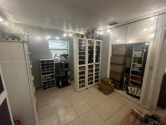 240 NE 23rd Ct, Pompano Beach, FL 33060