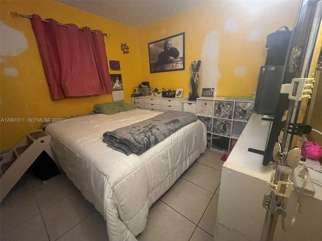 240 NE 23rd Ct, Pompano Beach, FL 33060