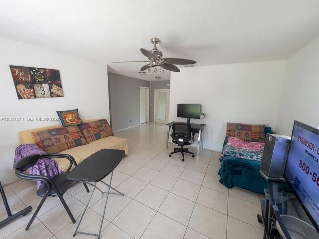 240 NE 23rd Ct, Pompano Beach, FL 33060