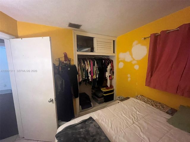 240 NE 23rd Ct, Pompano Beach, FL 33060