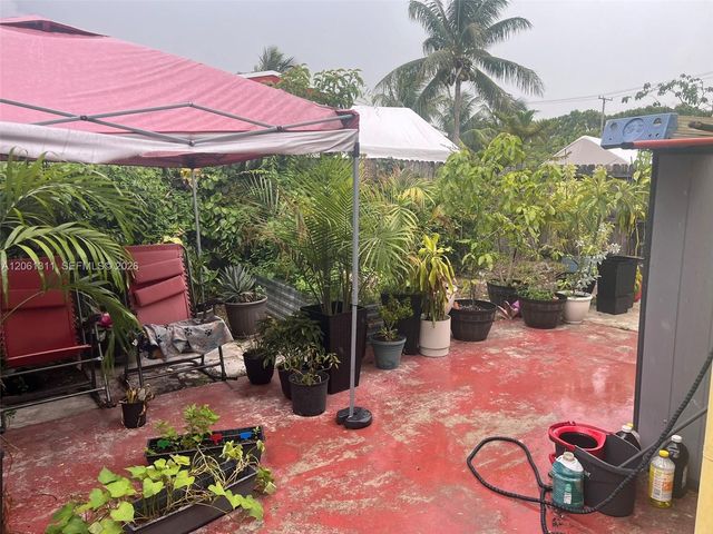 240 NE 23rd Ct, Pompano Beach, FL 33060