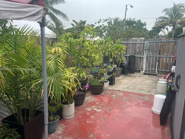 240 NE 23rd Ct, Pompano Beach, FL 33060