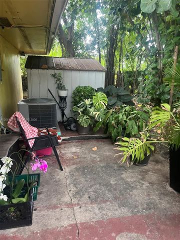 240 NE 23rd Ct, Pompano Beach, FL 33060