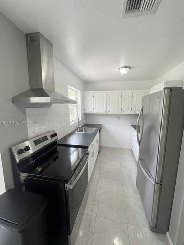 240 NE 23rd Ct, Pompano Beach, FL 33060