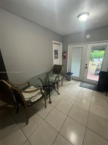 240 NE 23rd Ct, Pompano Beach, FL 33060