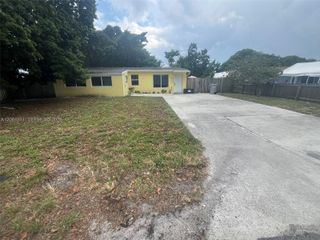 240 NE 23rd Ct, Pompano Beach, FL 33060