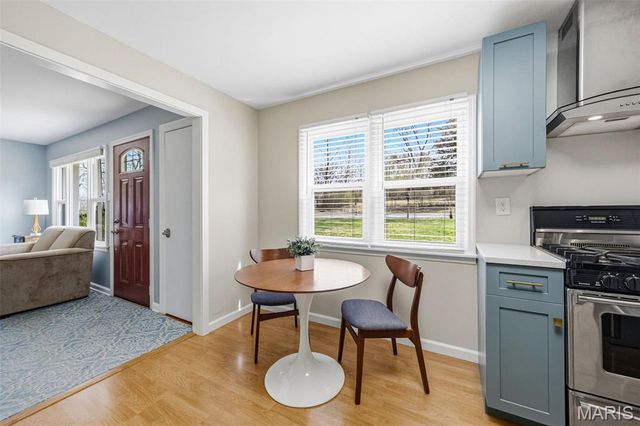 25 Delord Avenue, Maryland Heights, MO 63043