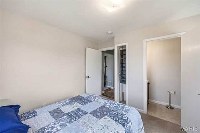 25 Delord Avenue, Maryland Heights, MO 63043