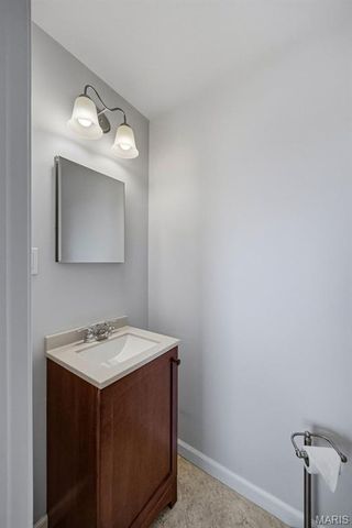 25 Delord Avenue, Maryland Heights, MO 63043