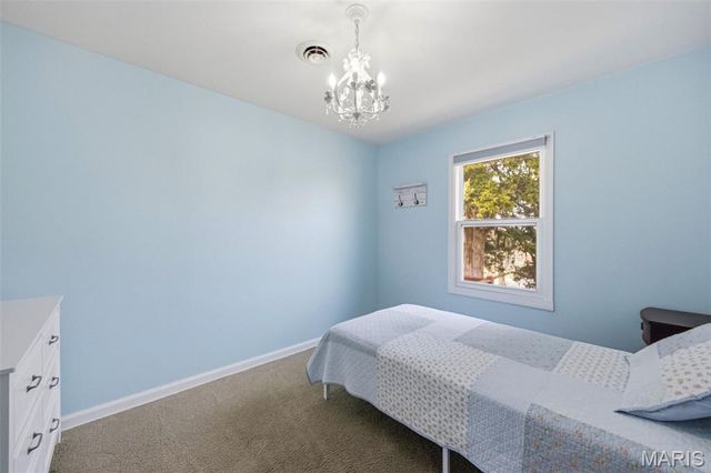 25 Delord Avenue, Maryland Heights, MO 63043