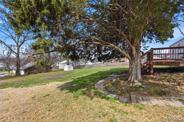 25 Delord Avenue, Maryland Heights, MO 63043