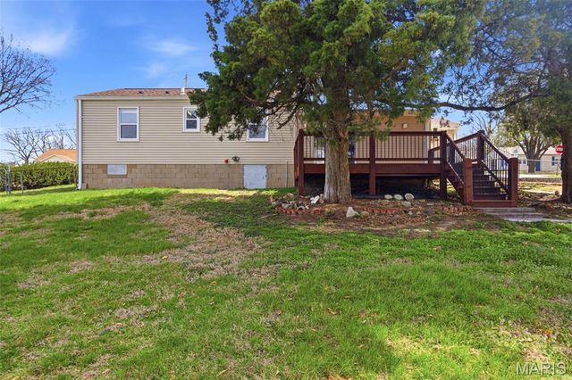 25 Delord Avenue, Maryland Heights, MO 63043