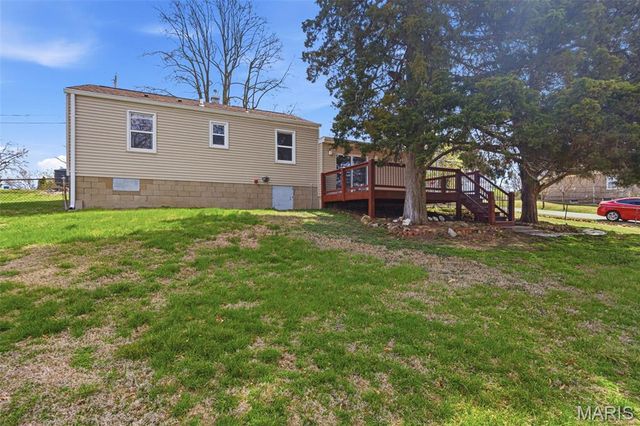 25 Delord Avenue, Maryland Heights, MO 63043