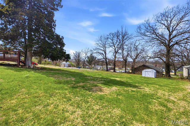 25 Delord Avenue, Maryland Heights, MO 63043