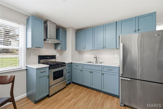 25 Delord Avenue, Maryland Heights, MO 63043