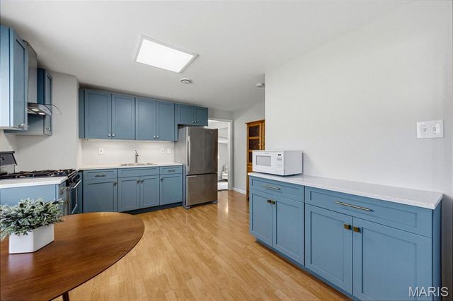 25 Delord Avenue, Maryland Heights, MO 63043