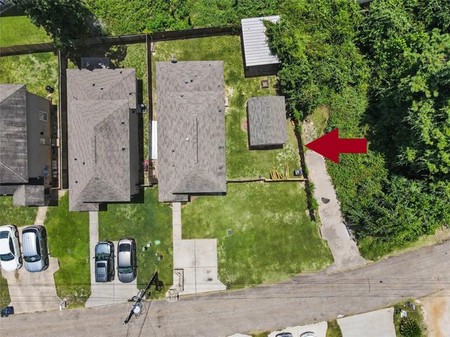 16701 E Hammon, Montgomery, TX 77316