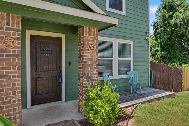 16701 E Hammon, Montgomery, TX 77316