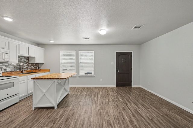 16701 E Hammon, Montgomery, TX 77316