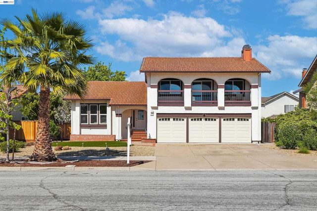 33646 Whimbrel Rd, Fremont, CA 94555