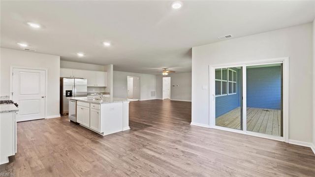 976 Intracoastal WAY, Chesapeake, VA 23322