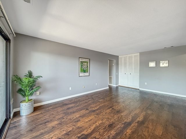 22 Shrewsbury Green Dr I, Shrewsbury, MA 01545