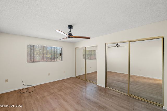320 N Calle Del Lago, Green Valley, AZ 85614