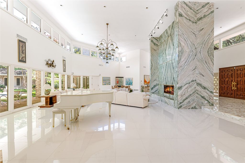 5045 Lakehill Court, Dallas, TX 75220