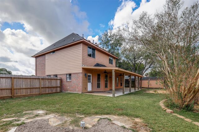 326 Dunford Court, Highlands, TX 77562