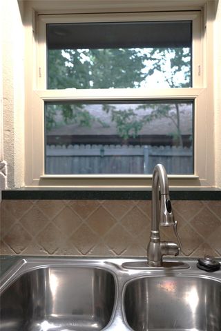 2504 Avonhill Drive, Arlington, TX 76015